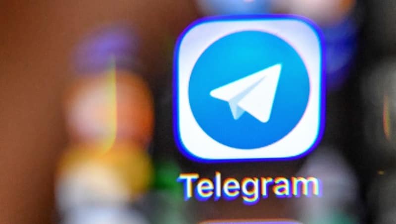 Das Chatprogramm Telegram ist wegen seiner starken Verschlüsselung beliebt und hat weltweit 300 Millionen User. In IT-Security-Kreisen gilt Telegram aber auch als eine Art mobiles Darknet, in dem sich Kriminelle und Terroristen austauschen. (Bild: AFP)