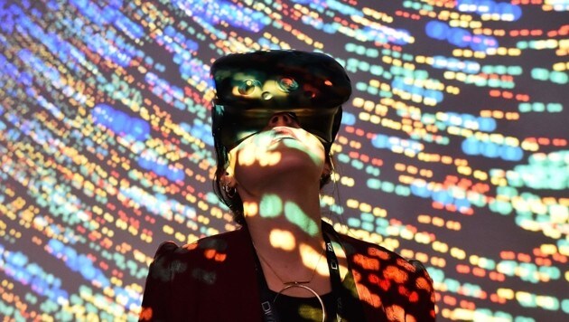 Die neuen Technologien - wie Virtual Reality - sorgen in der Wirtschaft für große Umbrüche. (Bild: AFP)