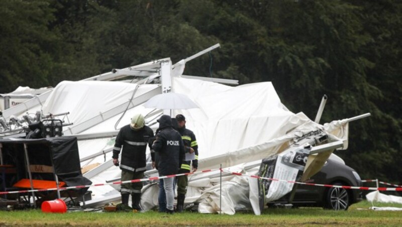 Bei dem Einsturz des Festzeltes wurden zwei Menschen getötet und 115 zum Teil schwer verletzt. (Bild: Pressefoto Scharinger © Daniel Scharinger)