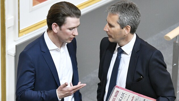 Bundeskanzler Sebastian Kurz und Finanzminister Hartwig Löger während der Budgetdebatte (Bild: APA/HANS PUNZ)