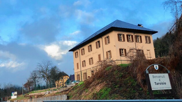 In der Caserna Meloni direkt an der Grenze zu Österreich hat Italien aktuell zwölf Flüchtlinge untergebracht. (Bild: Hannes Wallner)