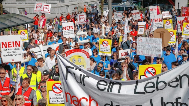 Protestmarsch gegen die AUVA-Zerschlagung (Bild: Markus Tschepp)