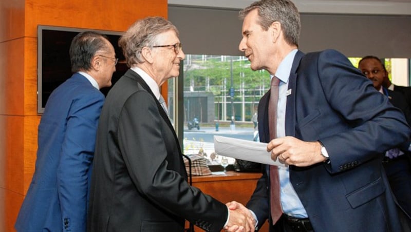 Löger traf auch mit Microsoft-Gründer Bill Gates zusammen. Künftig will man bei Sozial-Initiativen kooperieren. (Bild: The World Bank Group)