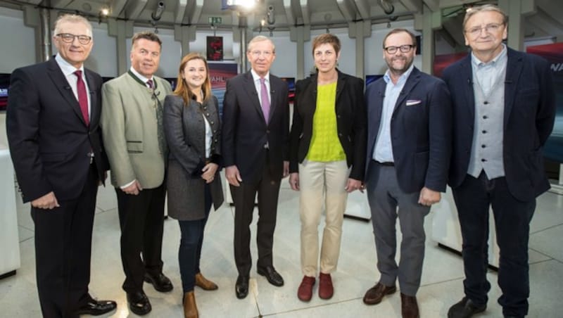 Salzburg-Spitzenkandidaten (v. l.): Walter Steidl (SPÖ), Hans Mayr (SBG), Marlene Svazek (FPÖ), Wilfried Haslauer (ÖVP), Astrid Rössler (Grüne), Sepp Schellhorn (NEOS) und Karl Schnell (FPS) (Bild: APA/Franz Neumayr)