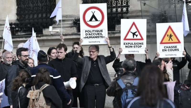 Proteste gegen die verschärften Asylgesetze (Bild: AFP)