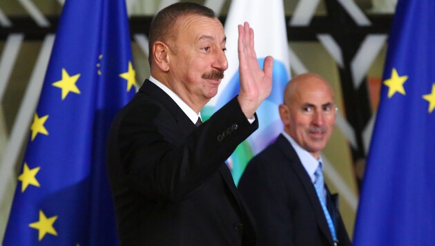 Aserbaidschans Präsident Ilham Aliyev bei einem EU-Gipfel im November 2017 (Bild: AFP)