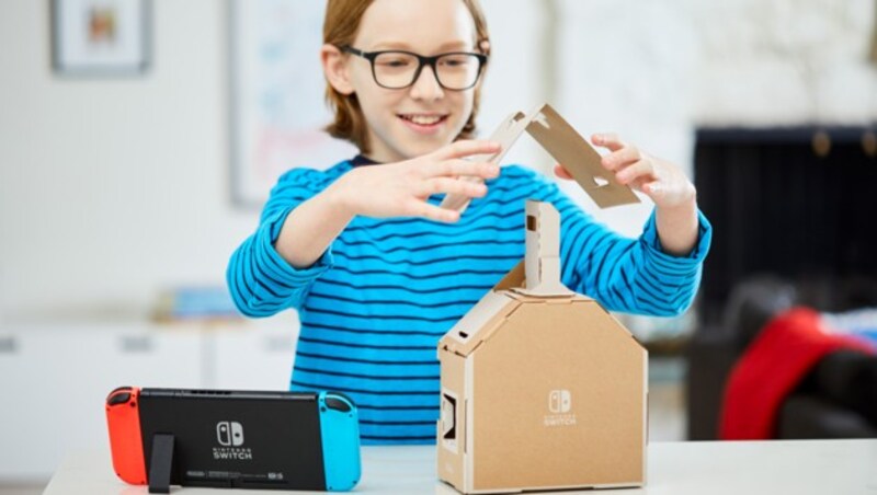 Das Labo-Haus gehört zu den komplexeren Bausätzen. Ist es fertig, wird die Switch damit kombiniert und auf ihrem Bildschirm taucht eine Art Tamagotchi auf. (Bild: Nintendo)