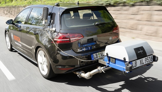 Abgasmessfahrt mit einem VW Golf (Bild: Bosch)