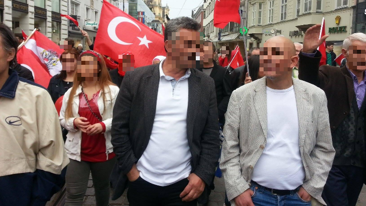 Beim traditionellen Mai-Aufmarsch der SPÖ marschieren auch viele türkische Vereine mit. (Bild: Foto Krone)