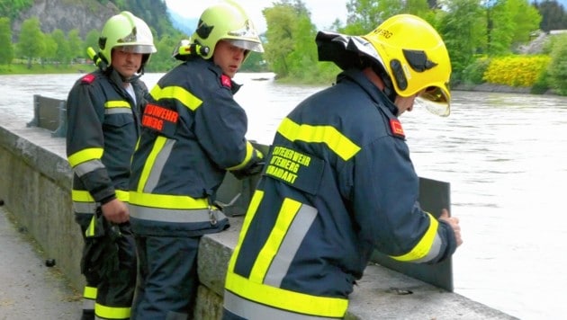 Feuerwehrmänner proben den Ernstfall (Bild: Feuerwehr Rattenberg)