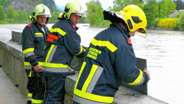 Feuerwehrmänner proben den Ernstfall (Bild: Feuerwehr Rattenberg)