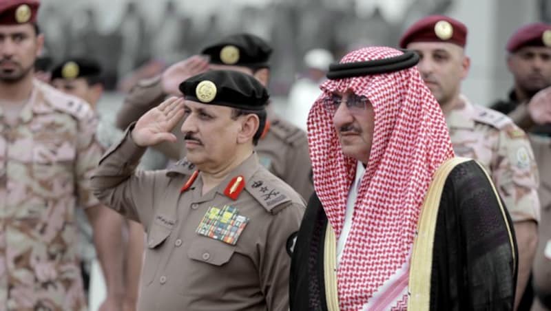 Saudi-Arabiens Ex-Kronprinz Mohammed bin Nayef bei einer Militärparade 2016 in Mekka
 
 (Bild: AFP/Bandar Aldandani)