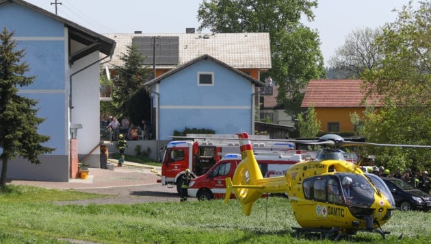 Das Großaufgebot an Rettungskräften in Waizenkirchen (Bild: laumat.at/Matthias Lauber)