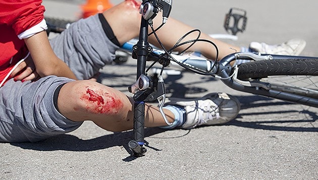 Der Radfahrer wurde in Linz schwer verletzt, der Unfallverursacher fuhr einfach weiter (Symbolbild) (Bild: thinkstockphotos.de)
