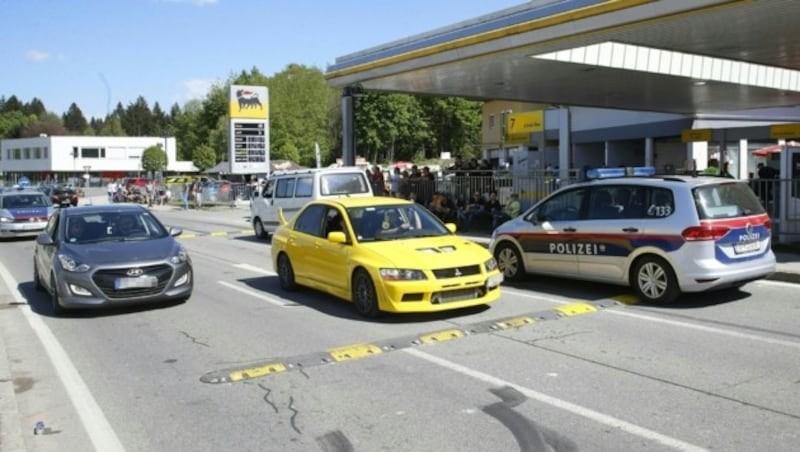 Schon beim GTI-Vortreffen gingen zahlreiche Anrainerbeschwerden wegen Lärmbelästigung ein, es kam zu vielen Staus. (Bild: APA/GERT EGGENBERGER)