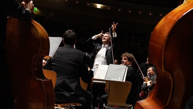 Markus Poschner und das Bruckner Orchester (Bild: Reinhard Winkler)