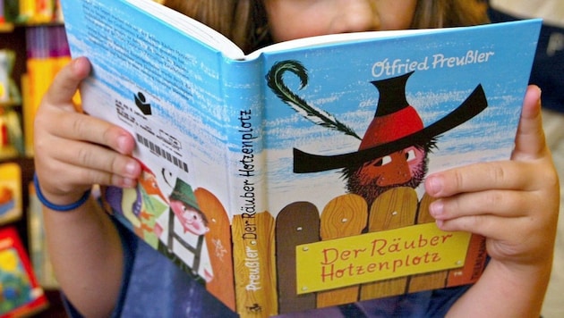 A children's book classic: "The Robber Hotzenplotz" by Otfried Preußler (Bild: EPA/Keystone/Della Valle)