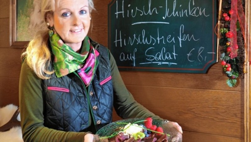 Gertraud Eberhardt, Gasthaus zur Sägemühle bei Annaberg an der Via Sacra nach Mariazell in der Steiermark: „Ich bin selbst Jägerin. Da tue ich mir leicht, die Wildspezialitäten aus den Revieren der Waldheimat auf den Tisch zu zaubern.“ (Bild: Gabriele Moser)