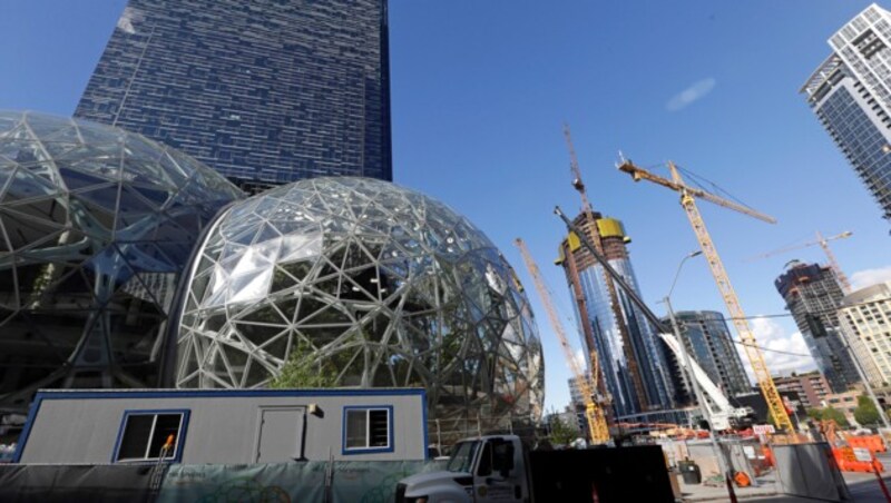 Ein Blick auf die Baustelle des neuen Amazon-Gebäudes (Bild: AP)