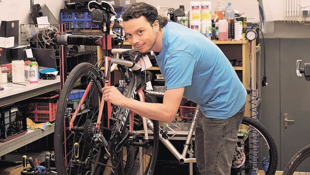 Das Linzer Fahrradgeschäft Sportler - im Bild Prexl Niki - schnitt beim AK-Test ausgezeichnet ab. (Bild: Horst Einöder)