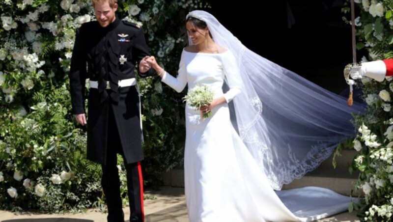 Harry und Meghan beim Verlassen der Kirche (Bild: WPA Rota)