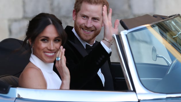 Mit Pomp und Trara feierten Prinz Harry und die amerikanische, bereits einmal geschiedene „Suits“-Schauspielerin Meghan Markle am 19. Mai 2018 in der St. George’s Chapel in Windsor Hochzeit. (Bild: AFP)