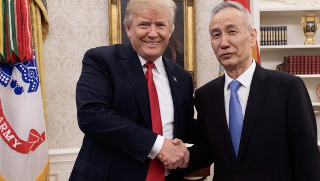 US-Präsident Donald Trump zusammen mit dem chinesischen Vize Liu He (Bild: twitter.com/whitehouse)