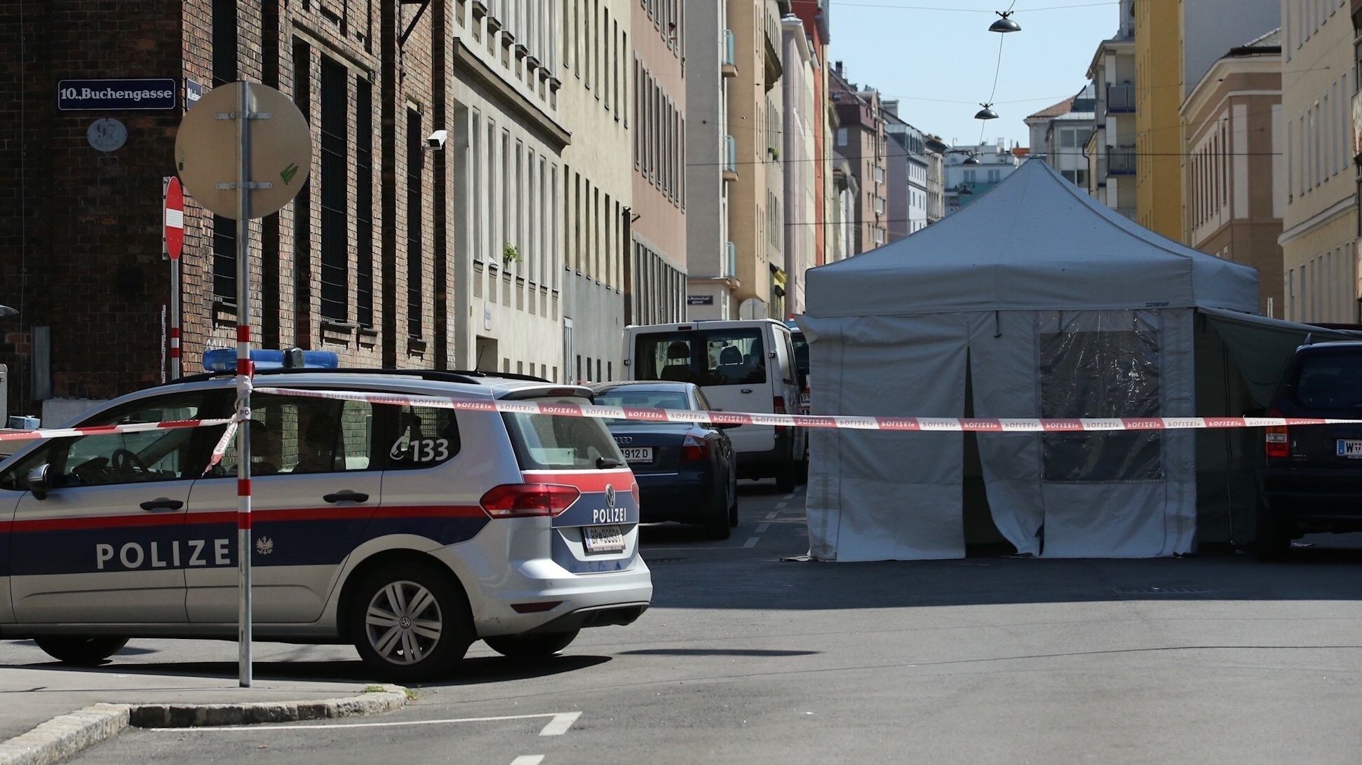 Frau (59) Gestorben - Tödliche Messerattacke Auf Offener Straße In Wien ...