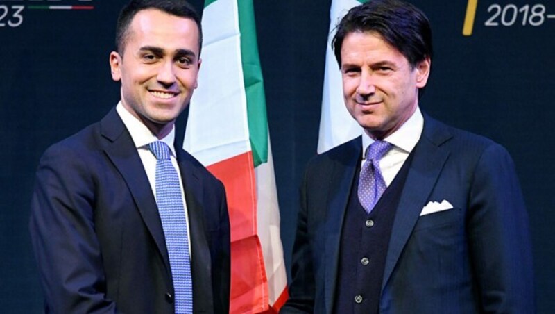 Luigi Di Maio (Fünf Sterne) und Giuseppe Conte (rechts) (Bild: APA/AFP/Filippo Monteforte)