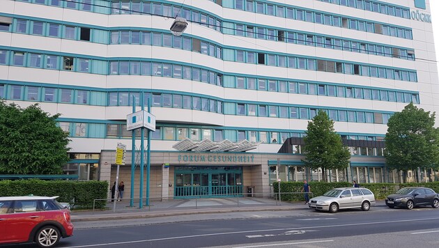 Die Zentrale der Oberösterreichischen Gebietskrankenkasse an der Gruberstraße in Linz: Unruhe und Zukunftsängste. (Bild: Werner Pöchinger)