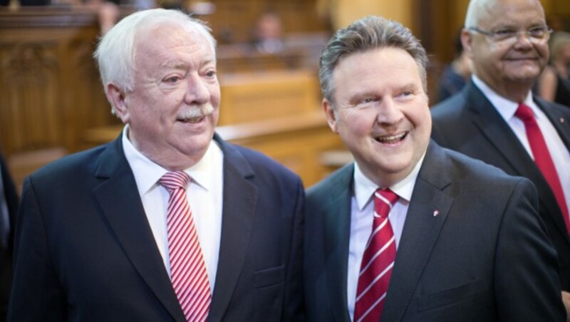 Michael Häupl und Michael Ludwig (Bild: APA/GEORG HOCHMUTH)