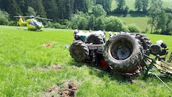 Der Traktor überschlug sich mehrmals (Symbolbild) (Bild: C11)