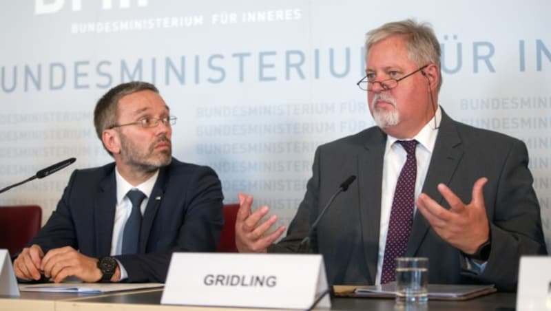 Innenminister Herbert Kickl und BVT-Chef Peter Gridling (Bild: APA/GEORG HOCHMUTH)