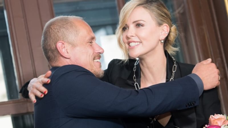 Gery Keszler und Charlize Theron (Bild: APA/EXPA/MICHAEL GRUBER)