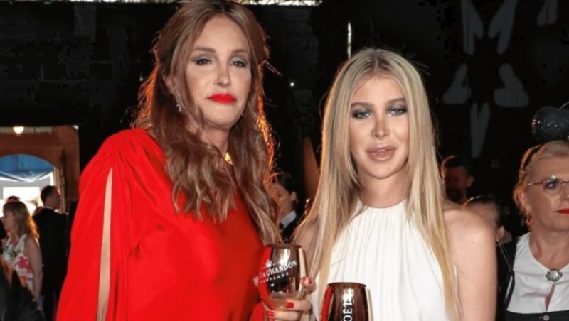 Caitlyn Jenner mit Freundin Sophia Hutchins (Bild: Alexander TUMA)