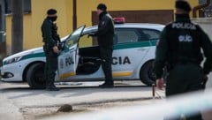 Derzeit läuft ein Großeinsatz an einer slowakischen Schule (Symbolbild). (Bild: AFP)