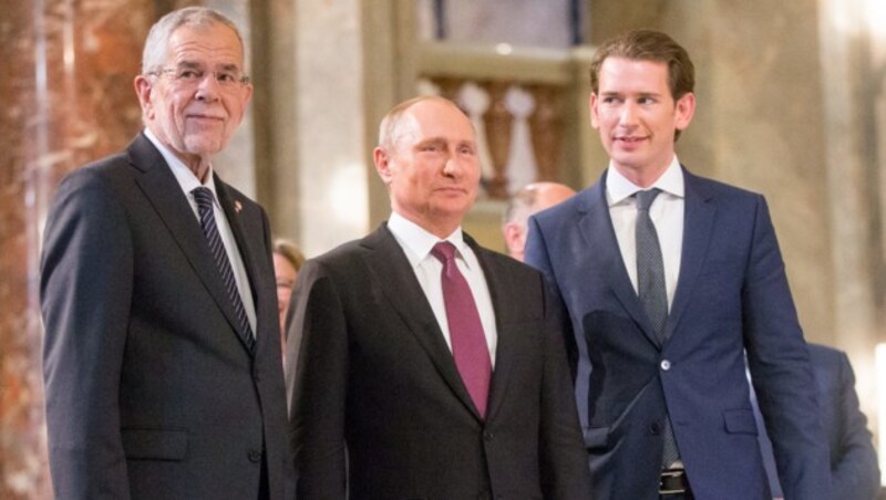 Bundespräsident Alexander Van der Bellen, Russlands Präsident Wladimir Putin und Bundeskanzler Sebastian Kurz (Bild: APA/GEORG HOCHMUTH)