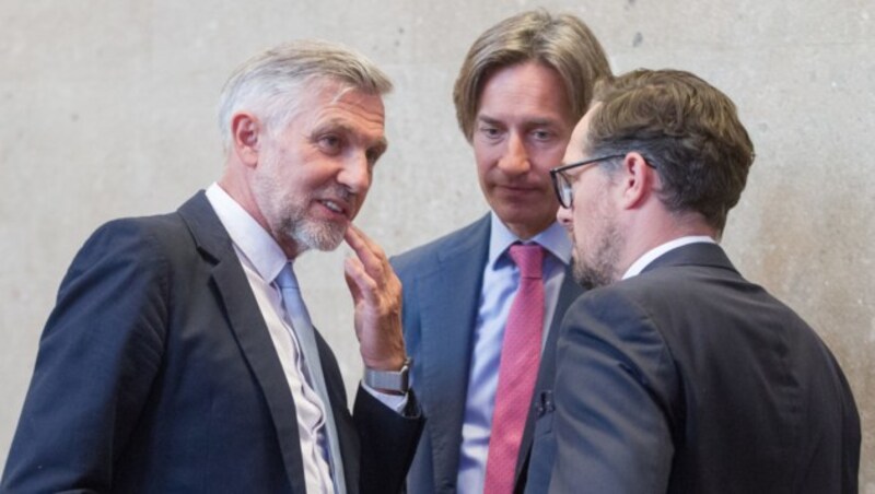 Walter Meischberger, Karl Heinz Grasser und Anwalt Norbert Wess (Bild: APA/GEORG HOCHMUTH)