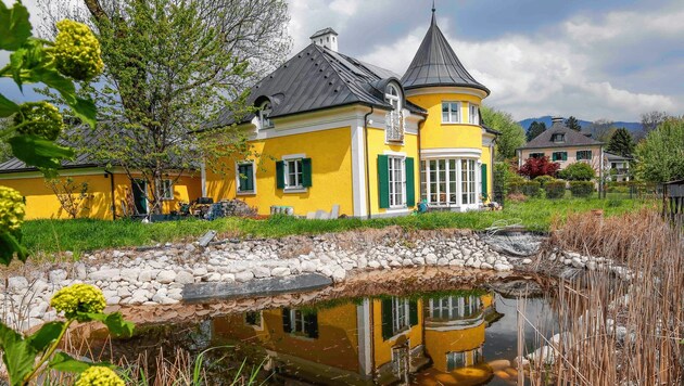Die Villa von Roland Krenn angrenzend an das Landschaftsschutzgebiet in Salzburg-Hellbrunn. Sie ist ein großer „Brocken“ des Erbes. (Bild: MARKUS TSCHEPP)
