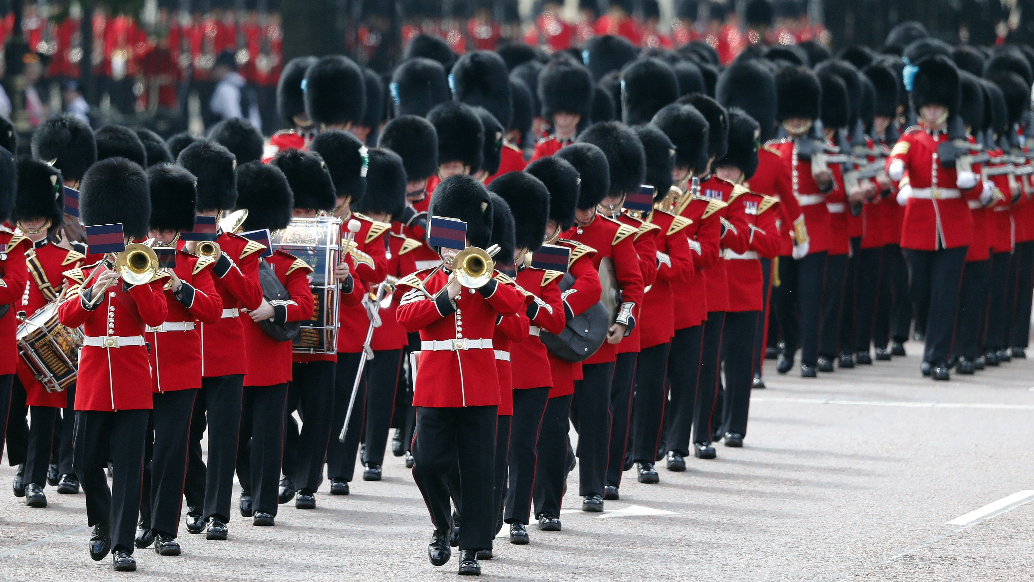 Trooping the colour 2024. Trooping the Colour праздник. Парад the Trooping the Colour. Вынос Знамени Англия.