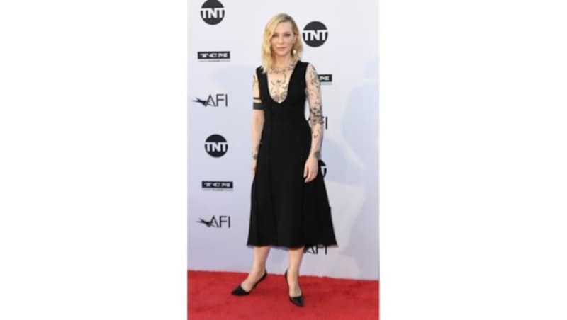 Cate Blanchett im Tattoo-Kleid am Red Carpet (Bild: AFP or licensors)