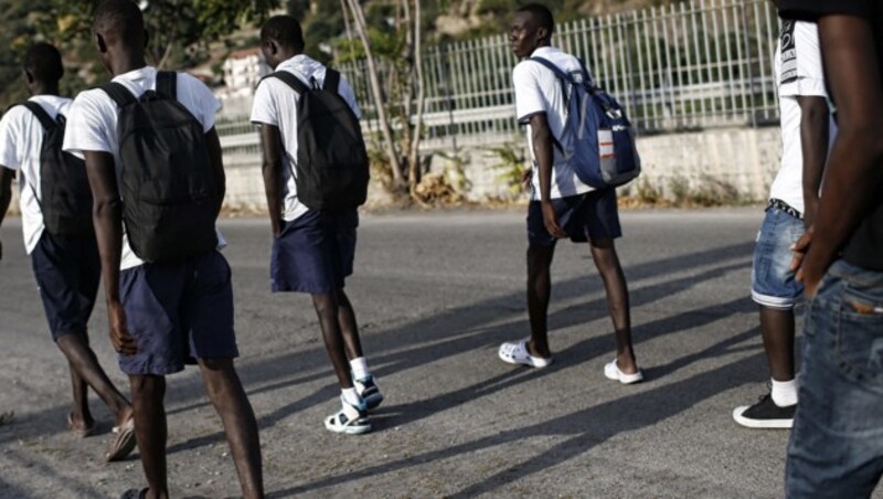 Flüchtlinge in Ventimiglia nahe der französischen Grenze (Bild: AFP)