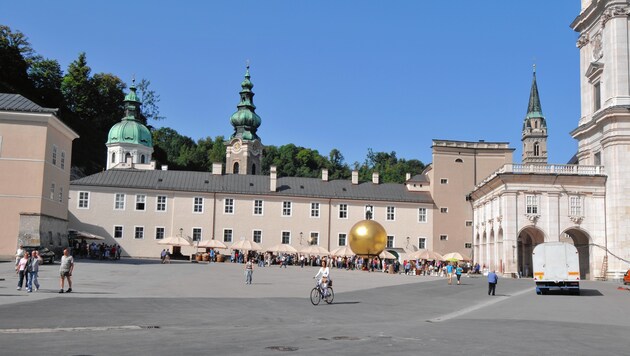Die Deutschten lebten „gratis“ in einer 128 Quadratmeter großen Wohnung am Kapitelplatz, mitten in der Salzburger Altstadt. (Bild: Stadt Salzburg)