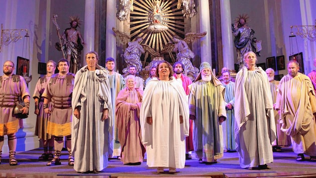 Passionssingen in Maria Kirchental: Schauspieler und Sänger kommen alle aus der Region (Bild: Loferer Passion)