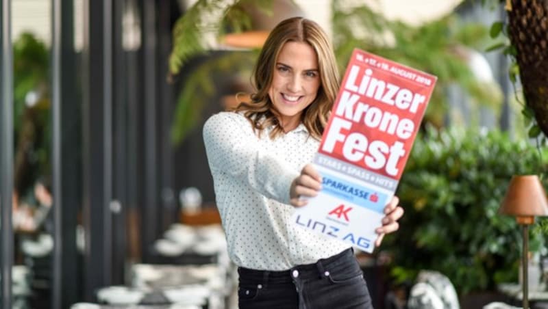 Sängerin Mel C heizt beim Linzer „Krone“-Fest mit Hits wie „First Day Of My Life“ ein. (Bild: Markus Wenzel)