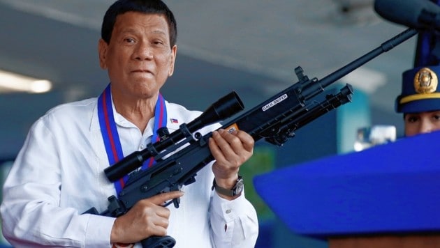 Rodrigo Duterte hat nicht nur den Drogenbossen den Kampf angesagt. (Bild: AP)
