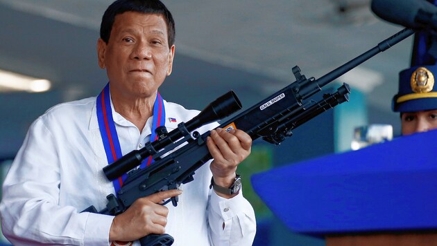 Rodrigo Duterte hat nicht nur den Drogenbossen den Kampf angesagt. (Bild: AP)