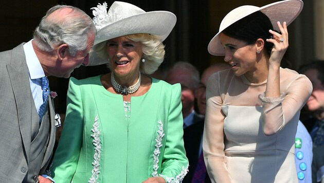 Prinz Charles mit Herzogin Camilla und Herzogin Meghan (Bild: AFP or licensors)