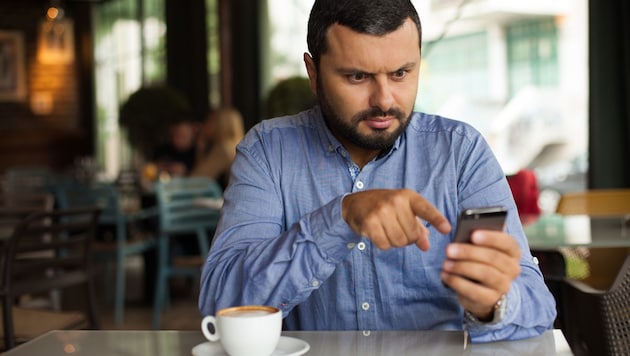 Telephone fraudsters target worried parents and make them believe that their child is in need and that only a cash payment can help. (Bild: stock.adobe.com)