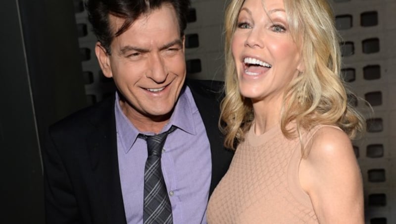 Heather Locklear mit Charlie Sheen (Bild: 2013 Getty Images)